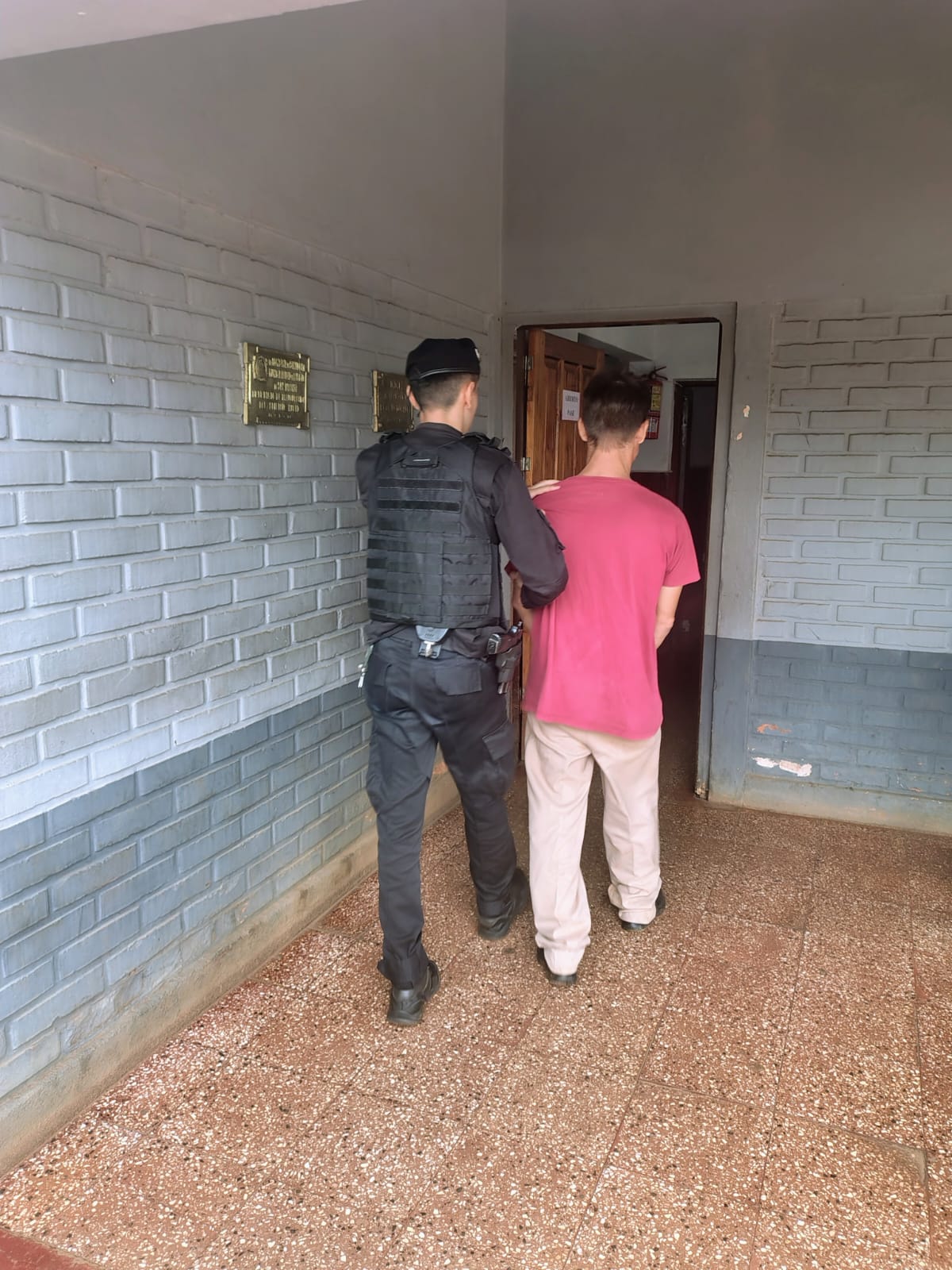 En plena mañana de lunes lo detuvieron en un control y tenía 2,14 g/l de alcohol 2